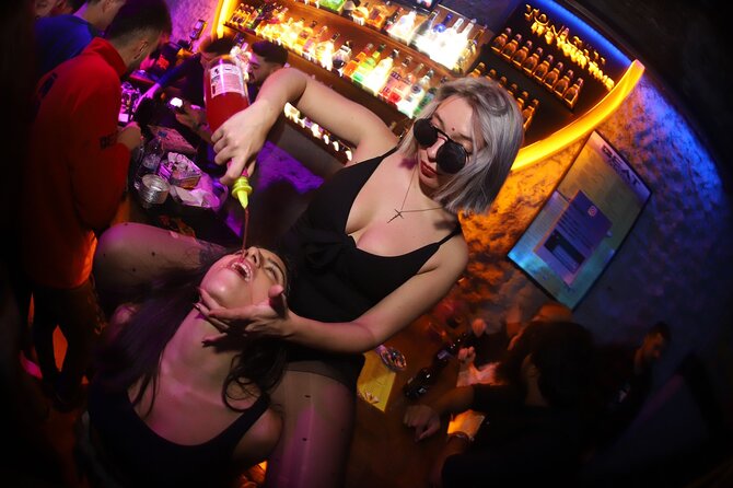 #1 Rated Istanbul Party Pub Crawl W Party Bus/Sultanahmet&Taksim - Pub Crawl Highlights