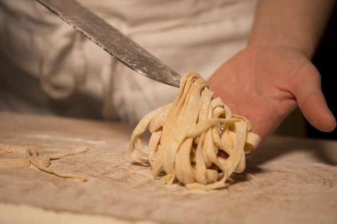 3 in 1 Cooking Class Near Navona: Fettuccine, Ravioli & Tiramisu