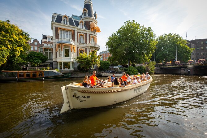 Amsterdam Canal Cruise With Live Guide and Onboard Bar
