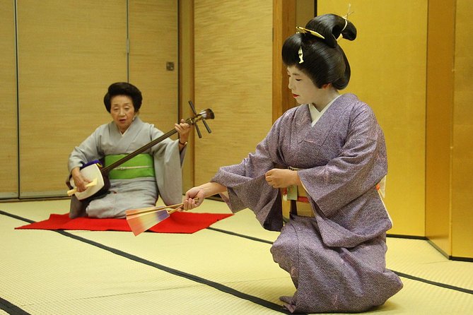 Authentic Geisha Performance With Kaiseki Dinner in Tokyo