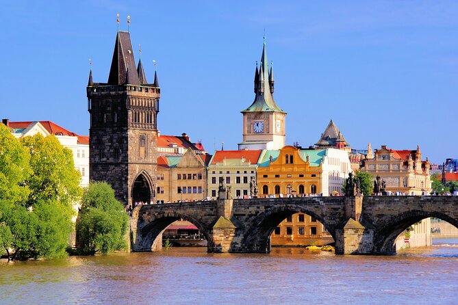 Best of Prague Walking Tour and Cruise With Authentic Czech Lunch