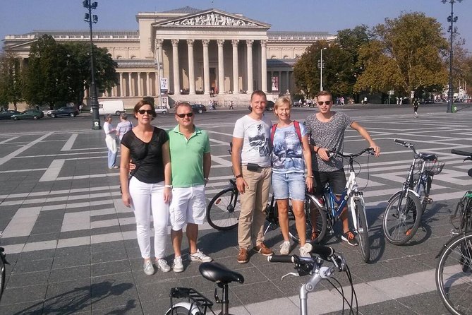 Budapest Highlights Bike Tour - Meeting and End Point