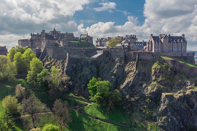 Edinburgh Castle: Guided Walking Tour With Entry Ticket - Meeting Point Details