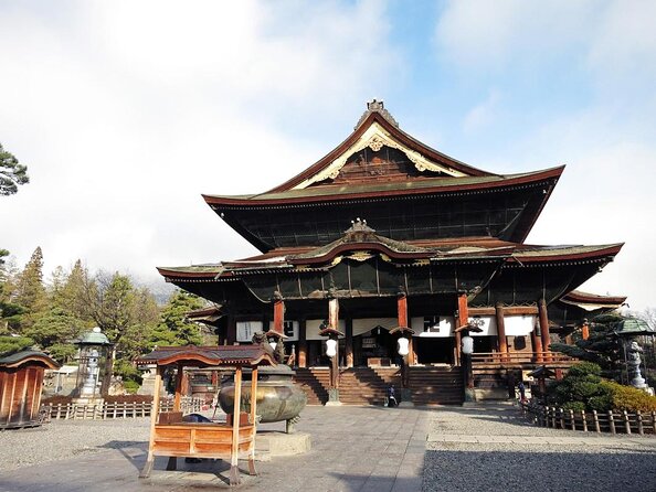 Full-Day Private Nagano Tour: Zenkoji Temple, Obuse, Jigokudani Monkey Park