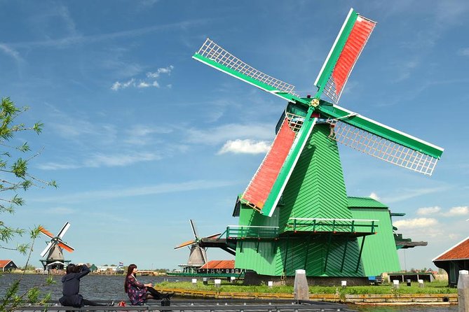 Giethoorn and Zaanse Schans Windmills Day Trip From Amsterdam - Tour Description