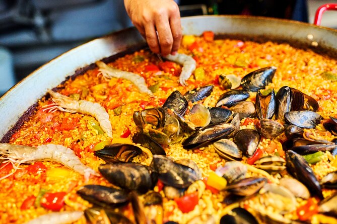 Paella Barcelona: Market Visit, Tapas, Sangria and Paella Class