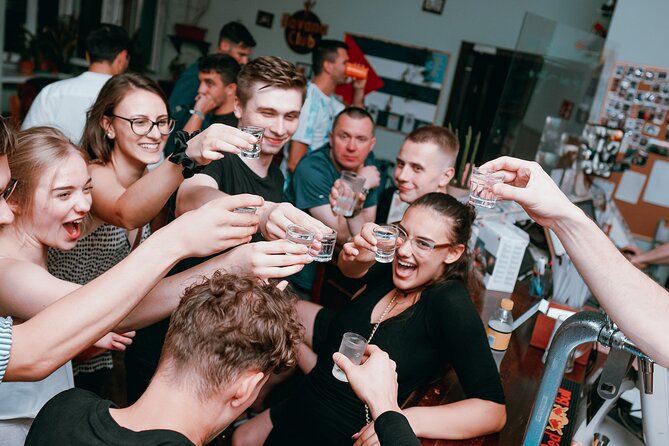 Pub Crawl + Unlimited Drinks + VIP Entry + Drinking Games & Photographer - Tour Highlights