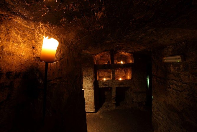 Small Group Ghostly Underground Vaults Tour in Edinburgh