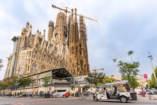 Welcome Tour to Barcelona in Private Eco Tuk Tuk - Customer Reviews