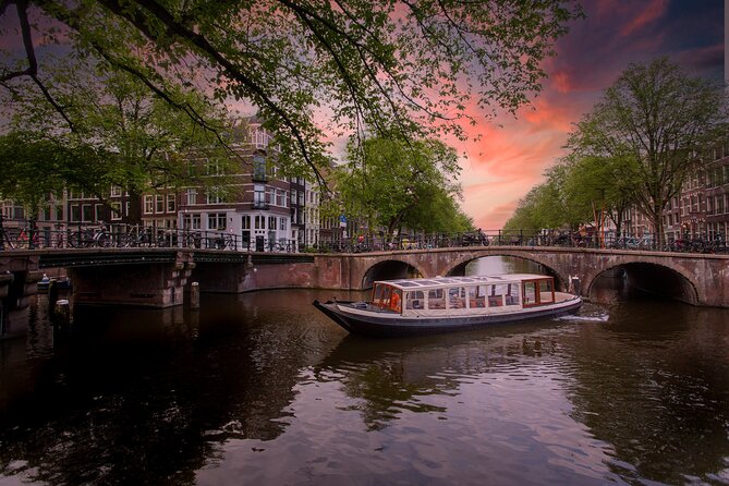 Amsterdam Evening Canal Cruise With Live Guide and Onboard Bar - Reviews Overview