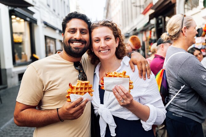 Brussels: Historical Walking Tour With Chocolate & Waffle Tasting - Visitor Reviews