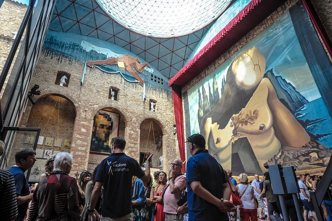 Dali Museum, House & Cadaques Small Group Tour From Barcelona - Meeting and Pickup Details