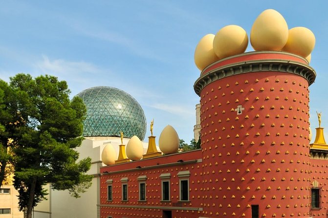 Girona & Dali Museum Small Group Tour With Pick-Up From Barcelona - Itinerary Details