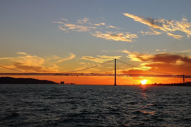 Lisbon Sunset Sailing Tour on Luxury Sailing Yacht With 2 Drinks - Inclusions