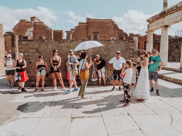 Pompeii Small Group Tour With an Archaeologist - Meeting and Pickup