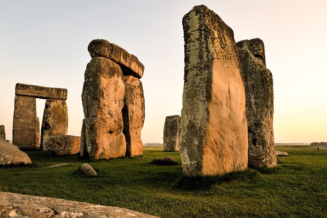 Stonehenge and Bath Day Trip From London With Optional Roman Baths Visit - Tour Itinerary
