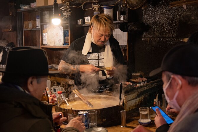 3-Hours Tokyo Local Bar & Izakaya Crawl in Shinjuku Area - Duration and Group Size
