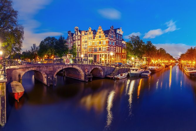 Amsterdam Evening Canal Cruise With Live Guide and Onboard Bar - Customer Experiences