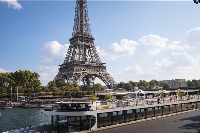 Paris Gourmet Dinner Seine River Cruise With Singer and DJ Set - Meeting Point