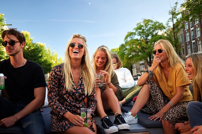 Amsterdam Canal Cruise With Live Guide and Onboard Bar - Bar Amenities