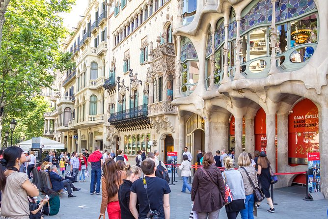 Barcelona Highlights & Montserrat With Port or Hotel Pick up - Frequently Asked Questions