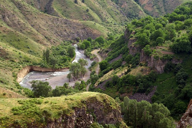 Group Tour: Garni Temple, Geghard, and Lavash Baking From Yerevan - Reviews and Feedback