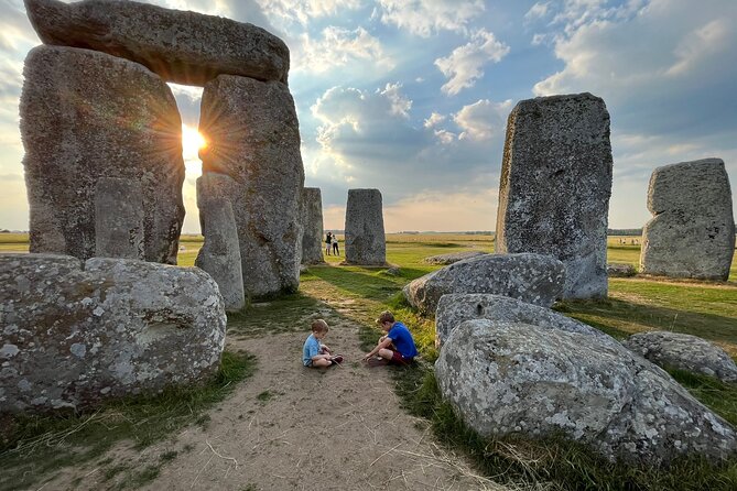 Inner Circle Access of Stonehenge Including Bath and Lacock Day Tour From London - Reviews