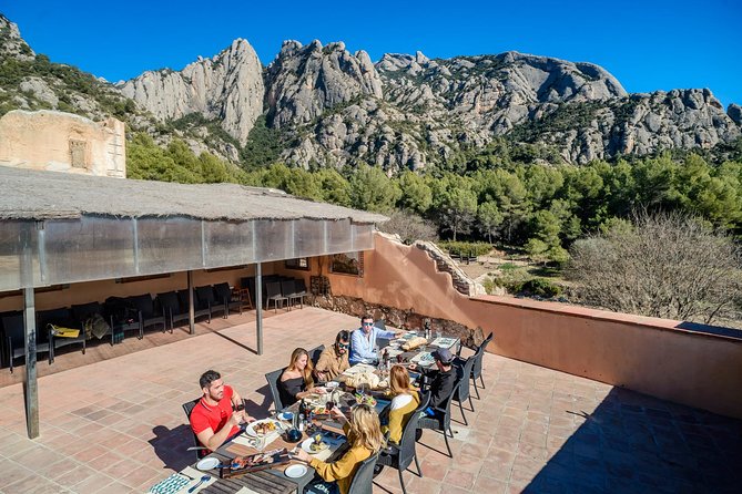 Montserrat Monastery Visit and Lunch at Farmhouse From Barcelona - Customer Reviews
