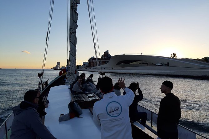 2-Hour Lisbon Traditional Boats Sunset Cruise With White Wine - Customer Reviews