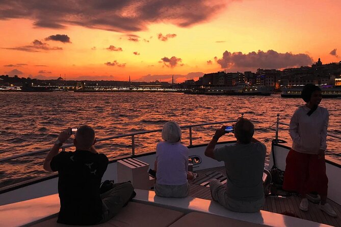 Bosphorus Sunset Sightseeing Yacht Cruise With Refreshments - Expert Tips for an Enjoyable Cruise