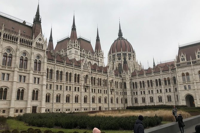 Budapest Essentials Private Tour (Highlights and Hidden Sights) - Logistics and Meeting Details