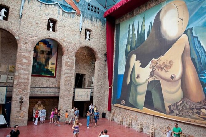 Girona & Dali Museum Small Group Tour With Pick-Up From Barcelona - Reviews and Recommended Guides