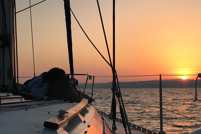 Lisbon Sunset Sailing Tour With White or Rosé Wine and Snacks - Important Information