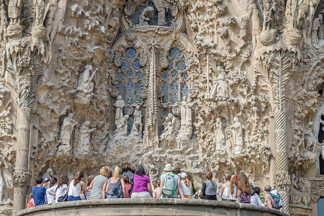 Sagrada Familia Guided Tour With Skip the Line Ticket - Free Time
