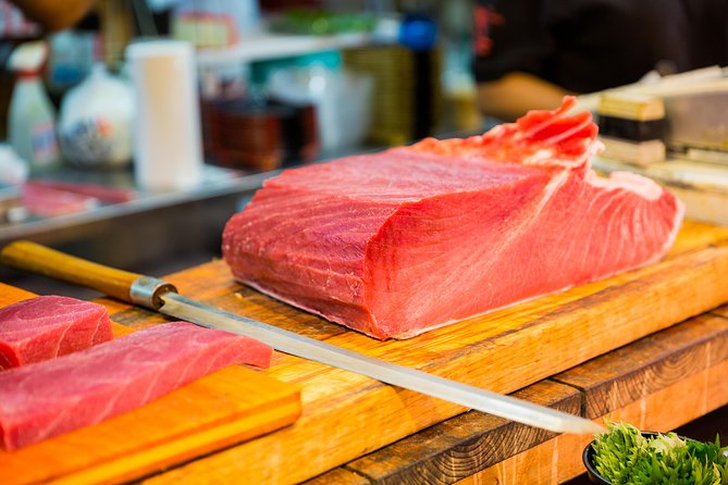Tsukiji Fish Market Visit and Sushi Making Experience - Visiting the Outer Tsukiji Fish Market