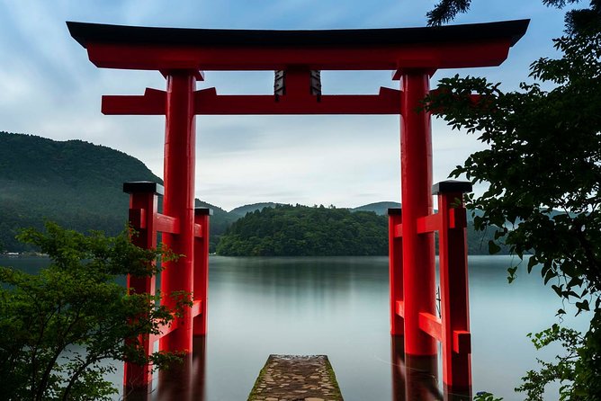 Custom Private Tour in Hakone With Optional Hot Springs Experience - Exploring Hakone Shrine