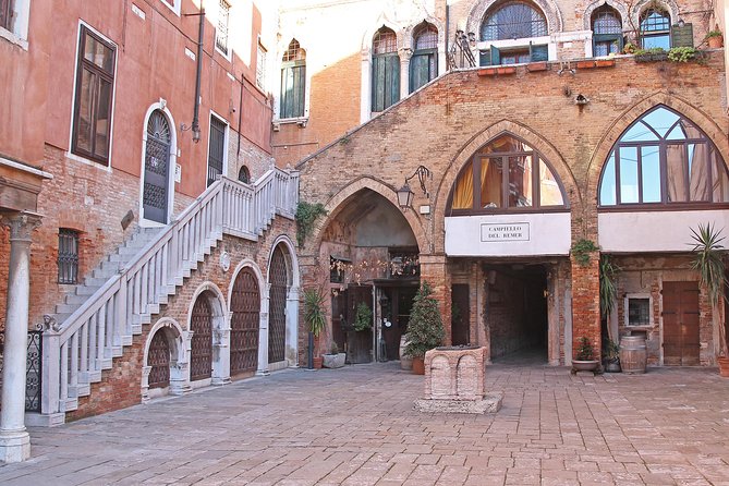 Tour of The Real Hidden Venice - Guide Expertise and Storytelling