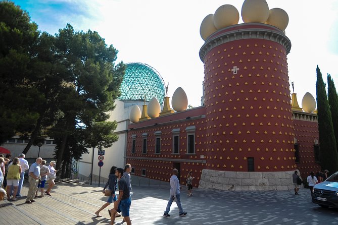 Dali Museum, House & Cadaques Small Group Tour From Barcelona - Frequently Asked Questions
