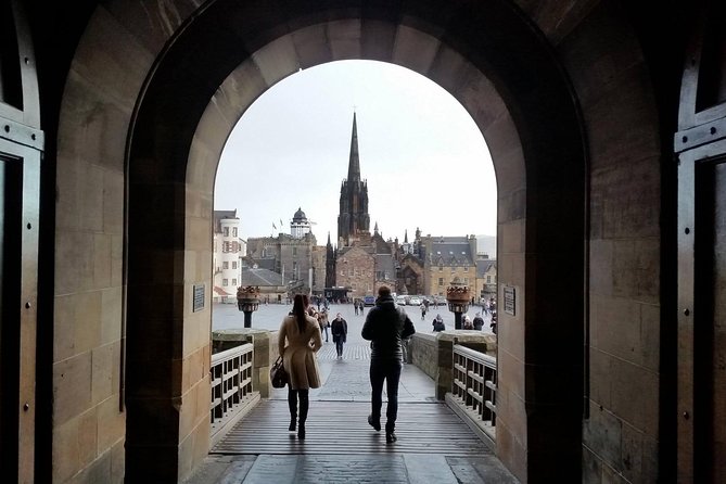 Edinburgh Castle Guided Walking Tour in English - Key Points