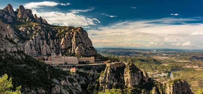 Montserrat With Cogwheel Train,Gourmet Wine Tasting & Tapas/Lunch - Key Points