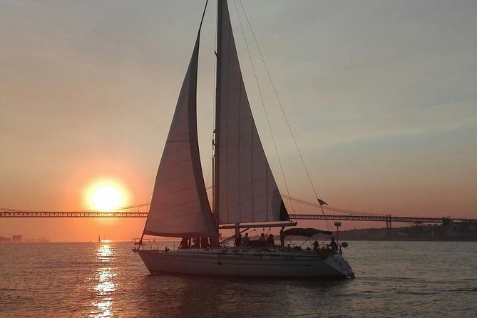 Sailboat Sunset Group Tour in Lisbon With Welcome Drink - Tour Highlights