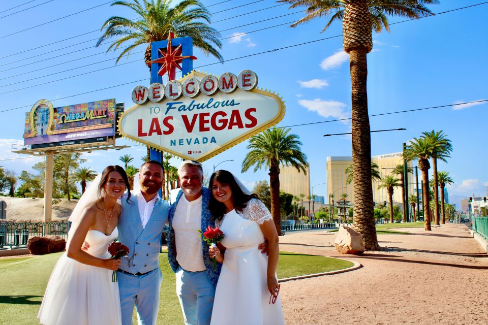 1.5 Hr Las Vegas Strip Limo Tour With Champagne and Photos - Key Points