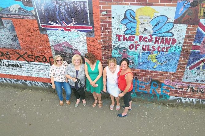 1.5 Hours Belfast Black Cab and Murals Tour