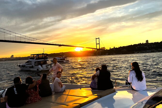 Bosphorus Sunset Luxury Yacht Cruise With Snacks and Live Guide