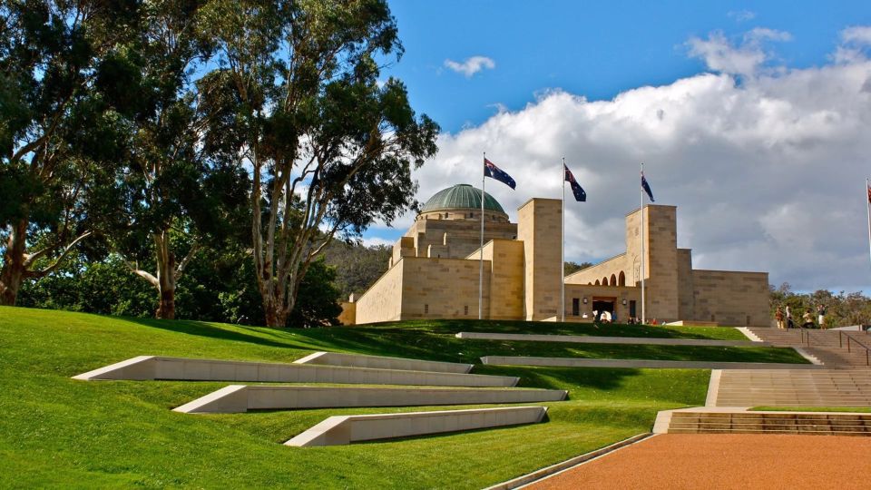 Canberra: City Highlights Day Tour With Entrance Fees - Tour Duration and Highlights