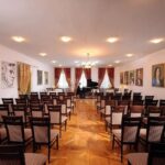 Chopin Piano Concert at Chopin Gallery With a Glass of Wine - Event Overview