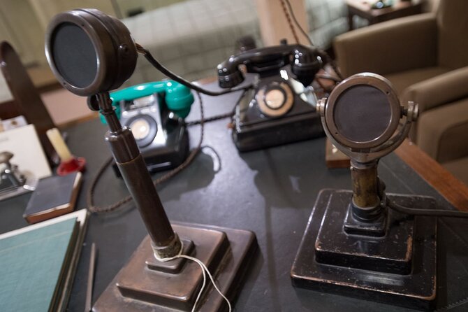 Churchill War Rooms Behind The Glass and Private Car Tour