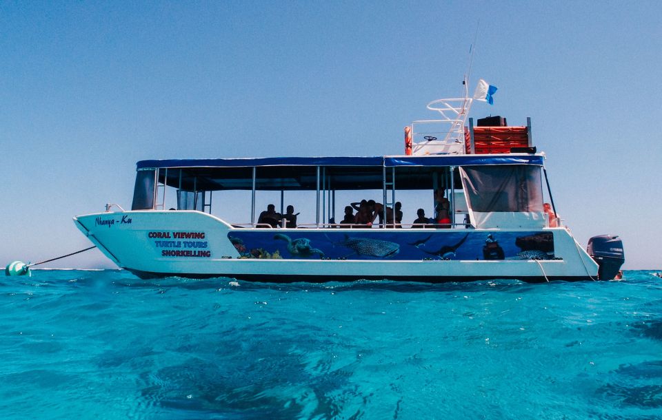 Coral Bay Glass-Bottom Boat Tour - Tour Experience