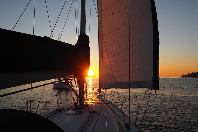 Douro Sunset Sailboat Experience in Porto - Meeting and Pickup Location