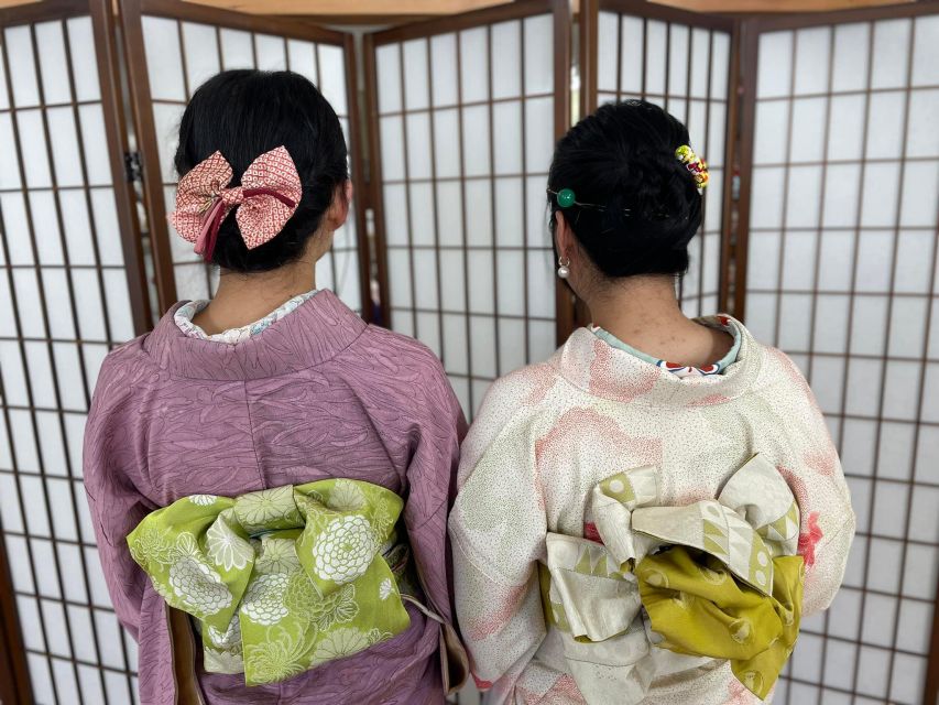 Hiroshima, Wearing a Kimono and Strolling Around the Town - Dressing Assistance for the Kimono